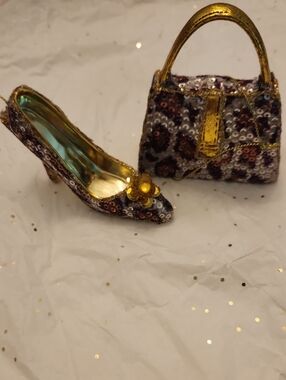 Gold-Trim Brown And White Sequin Shoe & Handbag Ornament Set